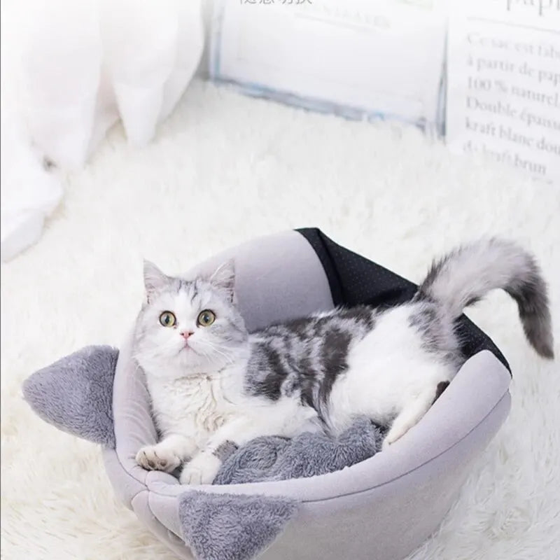 Cat Head Shaped Cozy Cat Bed – Warm Semi-Closed Sleep Cave, Non-Slip Pet House for All Seasons
